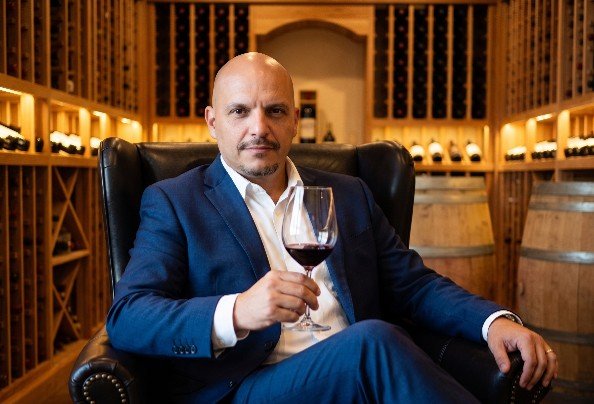 Mario Aparicio - Sommelier y Conferencista